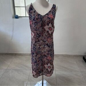 CAbi Chic Dress – Vibrant Print & Functional Details